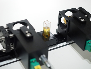 Terahertz Spectrometer with Sample